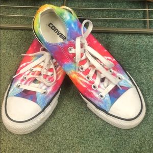 Tie die converse